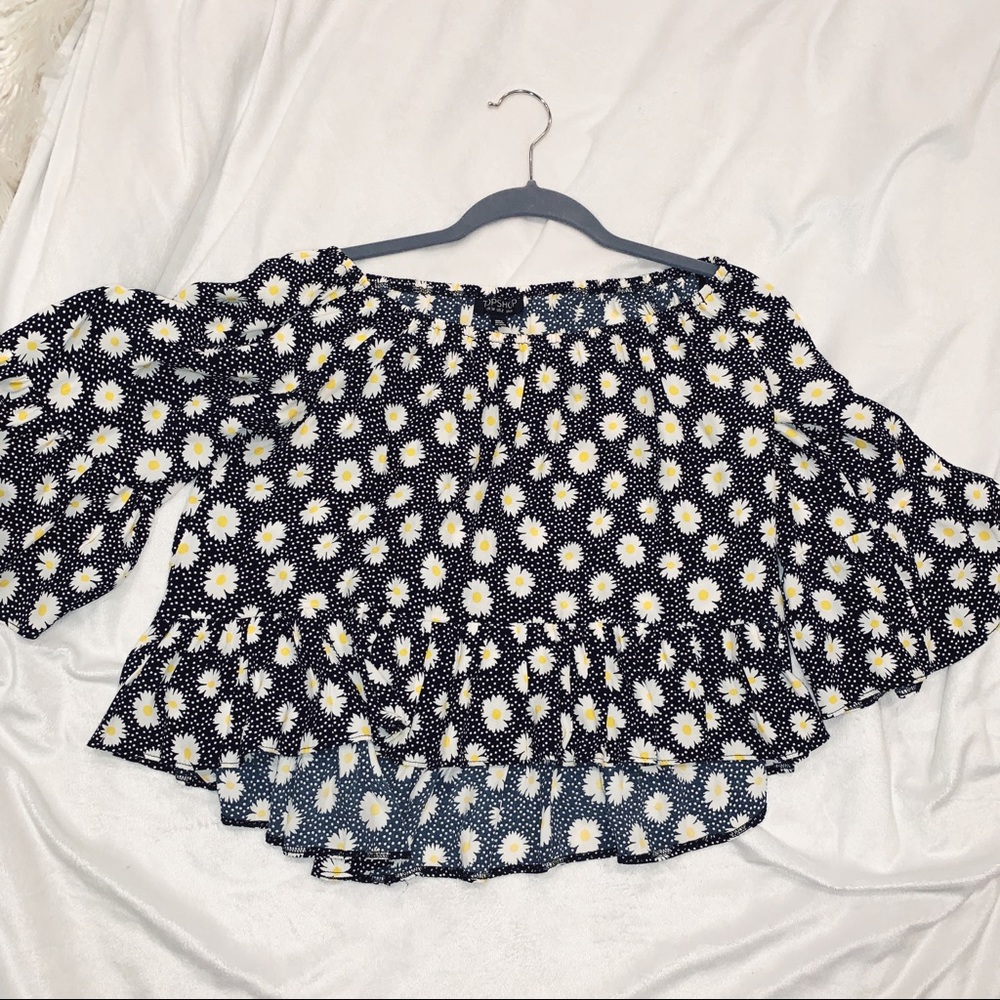 DAISY OFF THE SHOULDER TOP / TOPSHOP